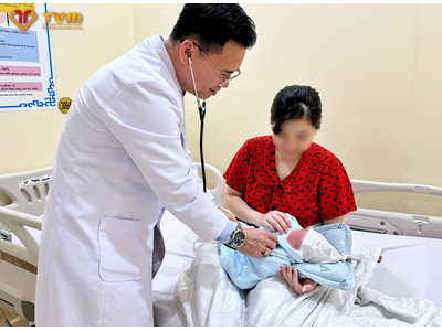Sản phụ sinh con trên đường đến bệnh viện khám thai định kỳ