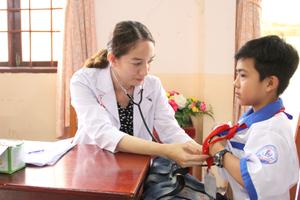 Khám bệnh và phát thuốc miễn phí tại xã Long Điền huyện Đông Hải tỉnh Bạc Liêu