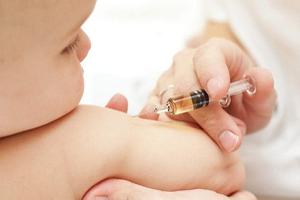 Mách mẹ những mũi vắc-xin bảo vệ con cả đời