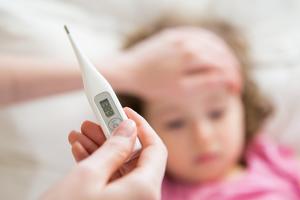 Triệu chứng cảm cúm ở trẻ | Cha mẹ nên làm gì?