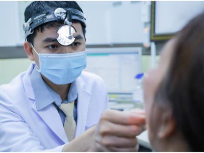 Không ngờ: Uống thuốc vội, người phụ nữ trung niên...