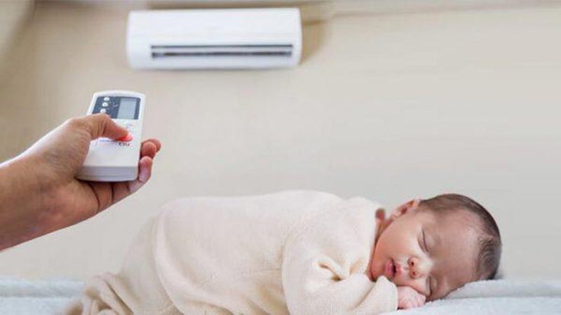 Lưu ý chăm sóc trẻ sơ sinh đúng cách mùa nóng