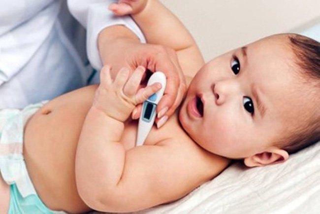 Chăm sóc trẻ trong mùa nắng nóng