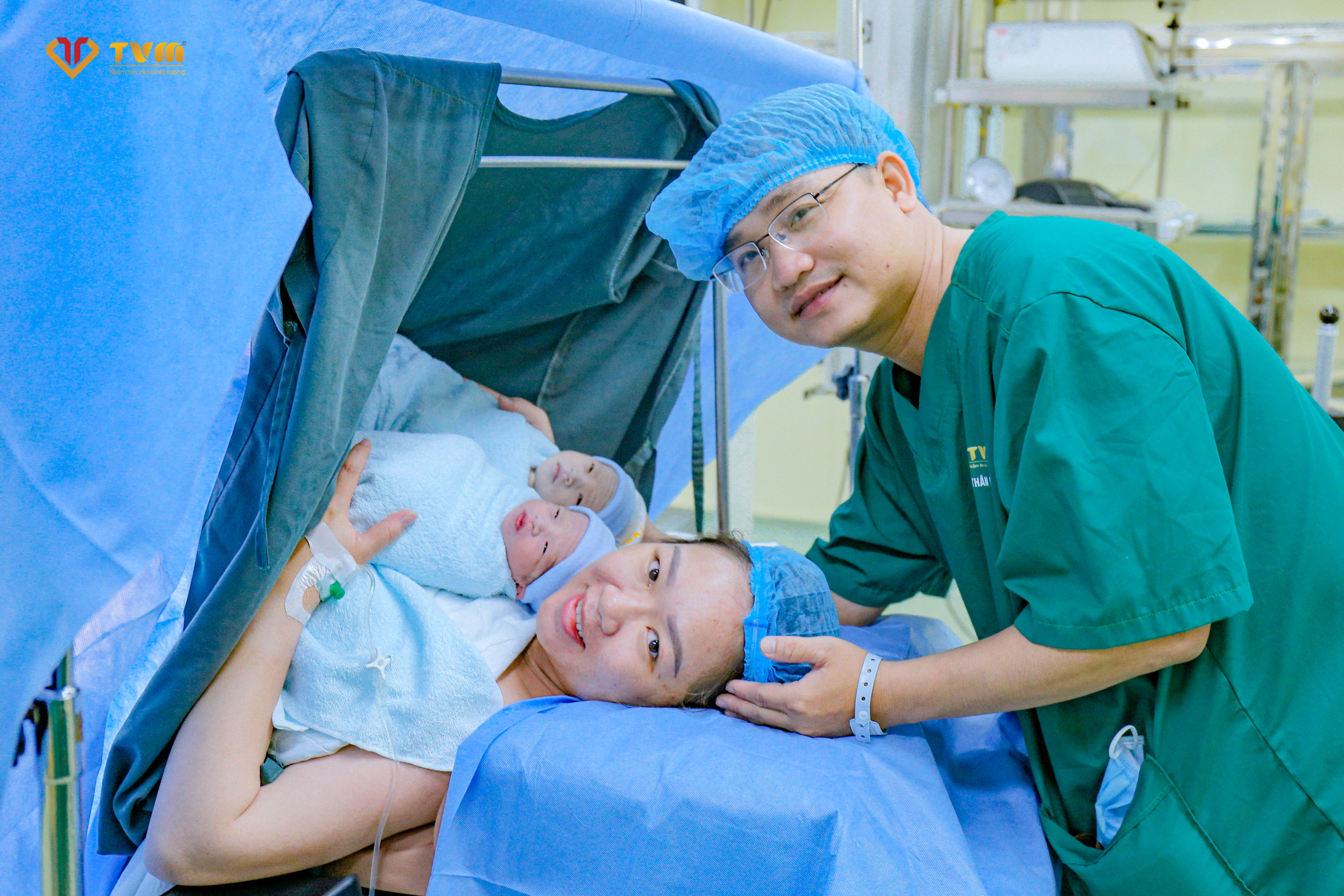 Thanh Vũ Medic: Phép màu nhân đôi - Hai ca song thai chào đời cùng ngày