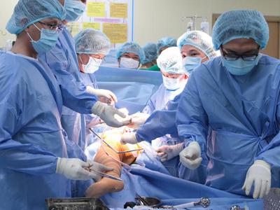 Thay khớp hàng toàn phần tại Bạc Liêu