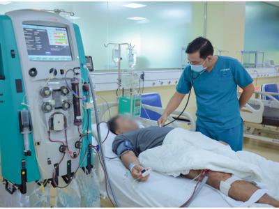 Bỏ qua cơn đau bụng, người đàn ông suýt tử vong vì viêm tụy cấp
